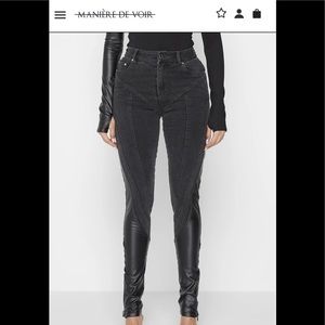 Maniere de voir contour jeans.